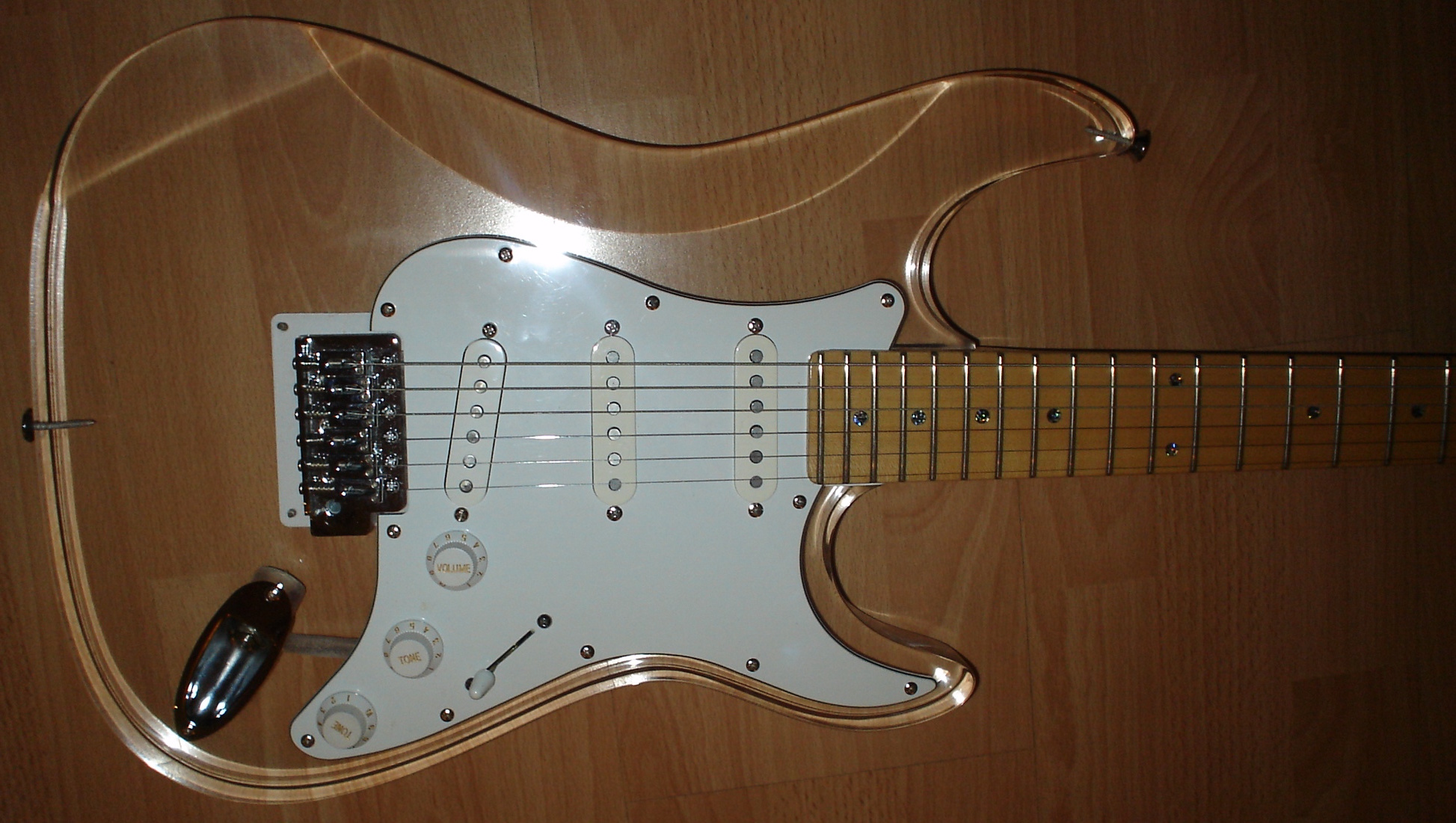 Plexi strat body..jpg